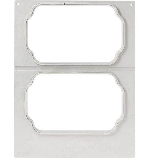 Eine flache Metallschablone mit zwei verschnörkelten Ausschnitten, perfekt für die sichere Aufbewahrung in der Kassette DF15/25 f. PP-Schale Take Away von Duni GmbH. Die gebürstete Oberfläche verfügt über eine kleine eingravierte Nummer in der unteren linken Ecke.