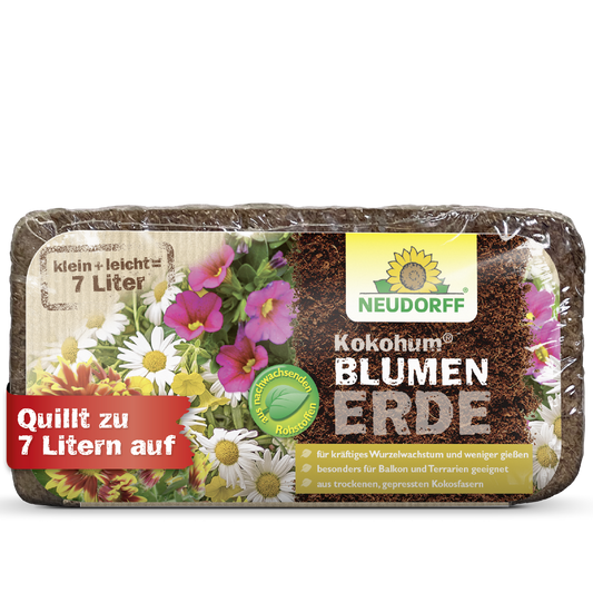Gezeigt wird eine Packung Neudorff Shop Kokohum BlumenErde, die sich auf 7 Liter ausdehnt und ideal für Blumen ist. Die deutsche Verpackung zeigt farbenfrohe Blüten, Produktdetails und hebt den natürlichen Kokosfaserngehalt hervor.