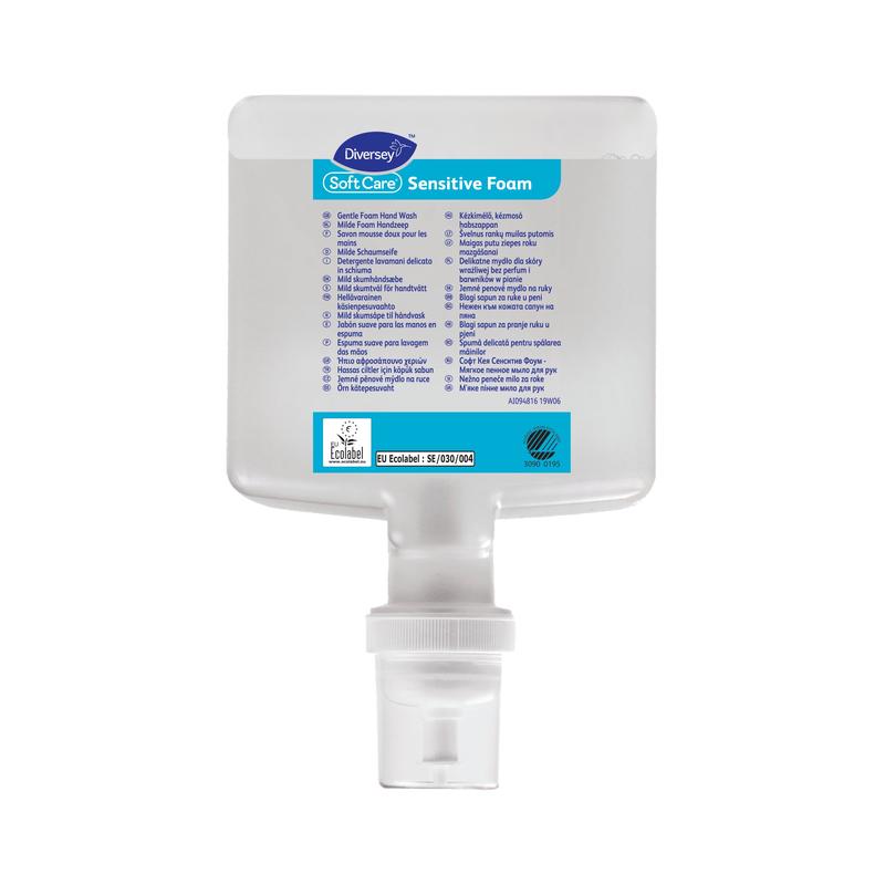 De Soft Care Sensitive Foam, parfumvrije schuimzeep voor de gevoelige huid (cartridge 1300 ml) van Diversey Deutschland GmbH & Co. OHG is een rechthoekige dispenser met bodem pomp en meertalige instructies aan de voorkant.