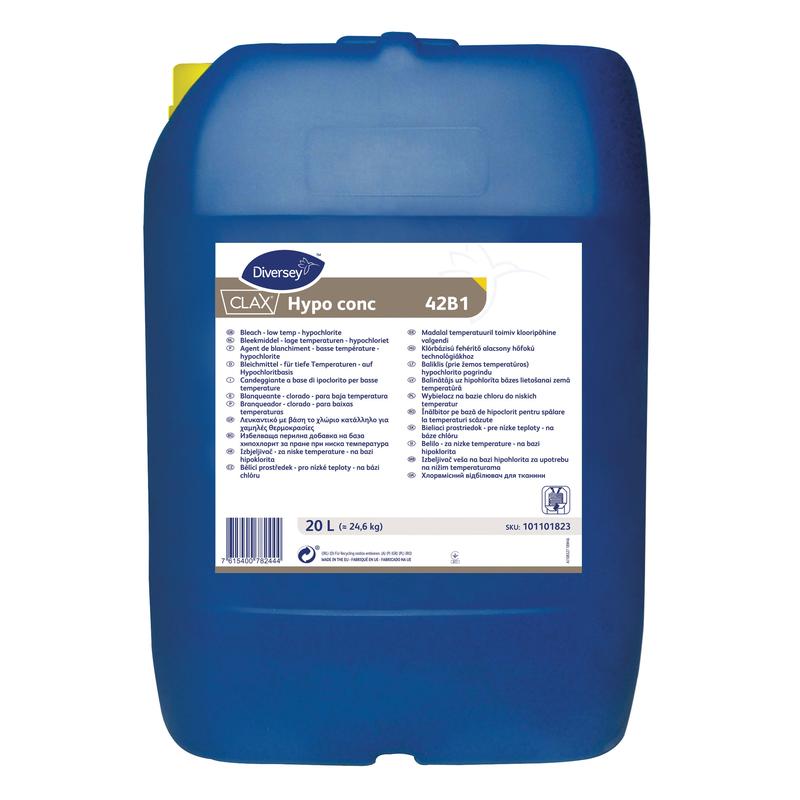 Een blauwe 20-liter jerrycan Clax Hypo conc 42B1 van Diversey Deutschland, een vloeibaar bleekmiddel op basis van natriumhypochloriet, met een groot wit, meertalig etiket en een gele dop. Ideaal voor commerciële wasserijen.