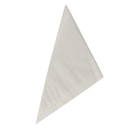 La PAPSTAR 1 000 cornets de la PAPSTAR GmbH propose des serviettes en cellulose blanche, soigneusement pliées en triangles aux arêtes bien nettes et présentées sur un fond blanc uni pour apporter une touche écologique.