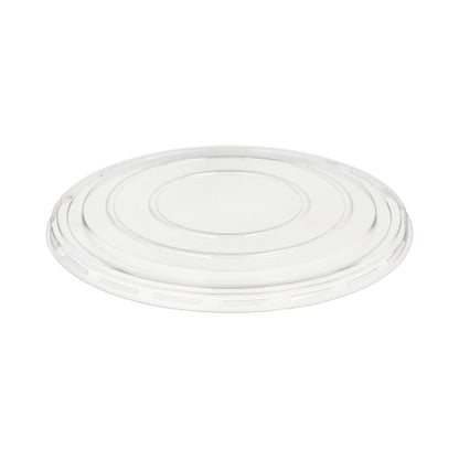 Op een witte achtergrond is een heldere, ronde Starpak 50 deksel voor slakommen van R-PET (Ø 18 cm, 1,5 cm) afgebeeld. Het platte midden en de verhoogde randen zorgen voor een veilige opslag van uw container. Inclusief krimpfolie (50 stuks).