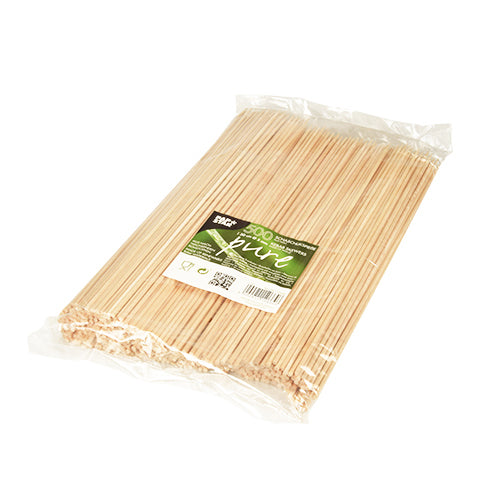 Les brochettes en bois PAPSTAR "pure", 3mm x 30cm, de PAPSTAR GmbH sont emballées dans un emballage en plastique transparent et contiennent 500 brochettes en bois jetables écologiques avec une étiquette "Pure" verte et blanche.