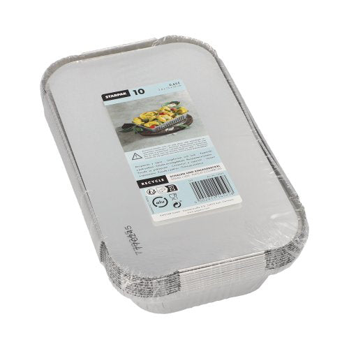Une pile de dix plateaux Starpak 10, alu + couvercle inséré, revêtu de PP, rectangulaires est emballée dans du plastique et munie d'une étiquette avec des informations sur le produit et une image alimentaire - parfait pour le stockage des aliments.