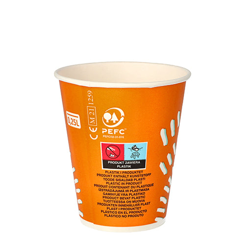 Les gobelets Starpak 100 pour boissons froides en carton (0,25 l), orange avec des graphiques blancs, sont certifiés PEFC et ne conviennent pas au recyclage du plastique.