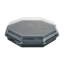 Ein geschlossener Octaview® Schwarz/Transparent PS 305x305x60 Takeout-Behälter der Duni GmbH ist auf weißem Hintergrund abgebildet und zeigt sein praktisches Design für Gastronomie Verpackungen; die Packung enthält 75 Stück.