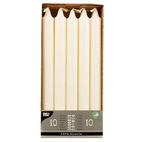 Een verpakking van 10 stuks PAPSTAR Kroonkaarsen (Ø 2,2 cm, 24 cm, wit, 100% stearine) staan rechtop in een kartonnen bakje met een gedeeltelijk transparant etiket op de bodem, waarop tekst en symbolen staan afgebeeld. Merk: PAPSTAR GmbH.