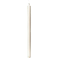 La photo représente une bougie de couronne blanche non allumée de 22 x 350 mm, fabriquée par la société Duni GmbH à partir de 100 % de stéarine, avec une mèche apparente et une surface lisse, sur un fond blanc uni. Le paquet contient 10 bougies.