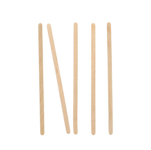 Vijf PAPSTAR "pure" roerstokjes van PAPSTAR GmbH staan rechtop op een witte achtergrond, waarbij het vierde stokje als inkepingen naar links is gekanteld. Het lichte natuurlijke hout geeft het roerstokje een duidelijke, minimalistische uitstraling.