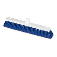 Le balai pour grandes surfaces Nölle Profi Brush HACCP, doté de poils durs de 0,50 mm, fabriqué par Nölle Profi Brush Bürsten- & Pinseltechnik e.K., est de couleur blanche et dispose d'une fixation centrale du manche ainsi que de deux fentes rectangulaires permettant un nettoyage hygiénique.