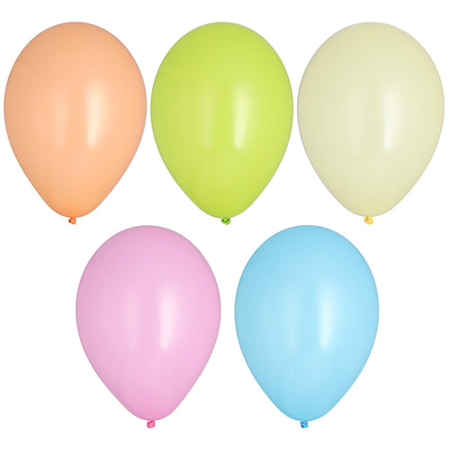 Cinq ballons PAPSTAR gonflés 10 ballons Ø 25 cm assortis en couleurs de la PAPSTAR GmbH en pastel-orange, vert, jaune, rose et bleu sont disposés en rangée de trois sur une rangée de deux sur un fond blanc.