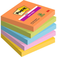 Un lot de six blocs de Post-it® Super Sticky Notes au format 76 x 76 mm, contenant 90 feuilles par bloc, dans les couleurs orange, vert, bleu, jaune, rose et violet, de la marque 3M Deutschland GmbH ; chaque bloc est certifié PEFC à 100 %.