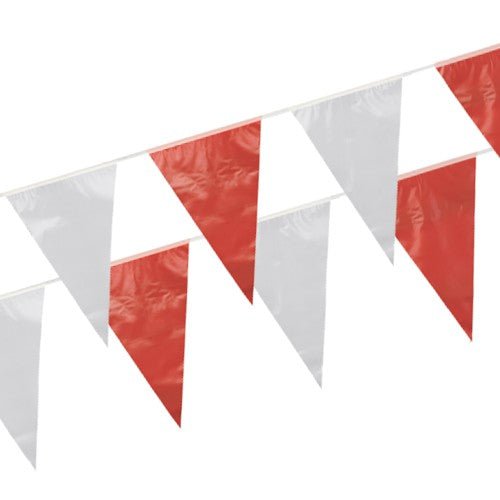 De PAPSTAR vlaggenlijn, waterdichte folie van PAPSTAR GmbH bestaat uit afwisselend rood-witte, driehoekige vlaggen aan een dun koord. De vlaggen van glanzende, waterdichte folie zijn ideaal voor buitenactiviteiten en zijn gelijkmatig over het koord verdeeld.