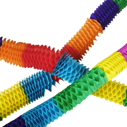 De PAPSTAR 4 slingers van de PAPSTAR GmbH zijn gestructureerde, accordeonachtige papieren slingers in rood, oranje, geel, groen, blauw en paars. Diagonaal in elkaar verstrengeld op een witte achtergrond zijn ze herbruikbaar en geven ze elk feest een feestelijke tint.