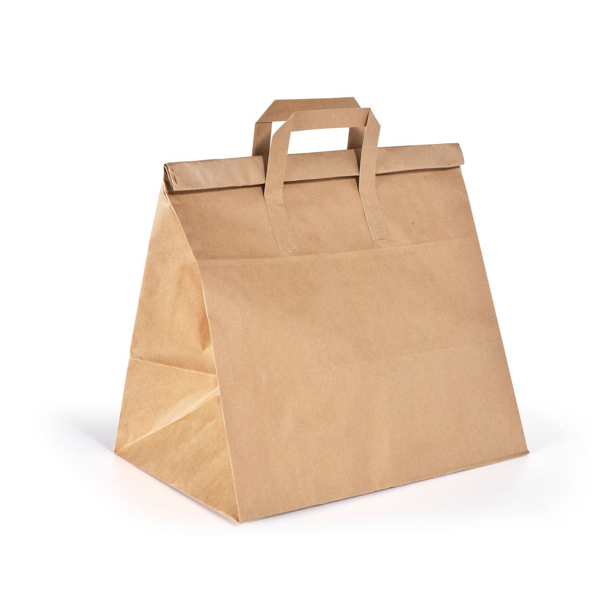 Un BioPak Foldbag Large Brun Papier FSC 320x210x340 de Duni GmbH se tient droit sur fond blanc, avec deux poignées plates et un couvercle plié pour une forme de tente - des sacs en papier écologiques idéaux. L'emballage contient 250 pièces.
