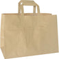 Un sac à emporter en papier brun FSC 360x170x257 de Duni GmbH est vide et droit sur un fond blanc. Le sac écologique en papier certifié FSC avec deux poignées plates montre des plis visibles. Emballage : 200 pièces.