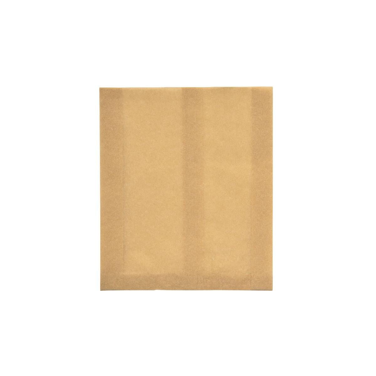 Une serviette en papier brun enduit Duni GmbH Ovenbarg (170x40x200 mm) d'un paquet de 500 est posée à plat sur un fond blanc.