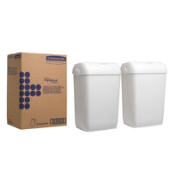 Un grand carton marron portant l'inscription « Kimberly-Clark GmbH » contient deux poubelles Aquarius™ blanches en plastique (modèle moyen), chacune dotée d'un couvercle fermé, issues du lot de 2 poubelles | Carton (2 poubelles).