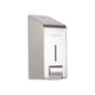 De Kimberly-Clark Professional™ roestvrijstalen dispenser voor waslotions (1L) van Kimberly-Clark GmbH is wandgemonteerd, heeft een slank kijkvenster, een hendel aan de onderkant en een modern ontwerp met het logo aan de voorkant.