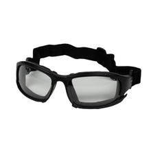 Der Auslaufartikel der Kimberly-Clark GmbH: KleenGuard® V50 Calico™ Schutzbrille verfügt über ein transparentes Glas mit Beschlagfrei-Beschichtung für klare Sicht, einen schwarzen Rahmen und ein verstellbares schwarzes Gummiband. Jede Schachtel enthält 12 Gläser.