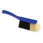 La balayette Nölle Profi Brush Siena (28 cm) de Nölle Profi Brush Bürsten- & Pinseltechnik e.K. a un corps en plastique bleu et des poils bicolores - noir et beige - sur fond blanc.
