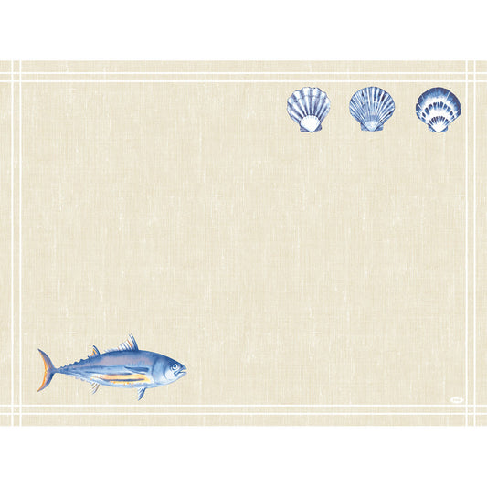 Ein beige strukturiertes Dunicel-Set (30x40 cm) der Duni GmbH im Design "Tide": dünne weiße Ränder, blaue Fische (unten links), drei blaue Muscheln (oben rechts). Ideal für die festliche Tischdekoration. Die Mitte bleibt frei. Packung mit 100 Stück.