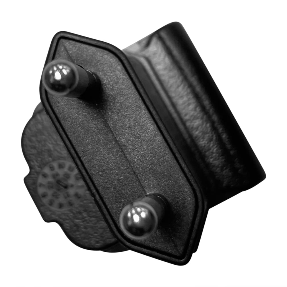 Gros plan d'un adaptateur secteur Kimberly-Clark Professional™ Icon™ - AC/DC / Noir - de Kimberly-Clark GmbH, avec un boîtier rectangulaire noir et deux broches métalliques rondes, illustré sur un fond blanc.