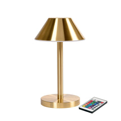 La lampe LED Zelda Midi en laiton de la marque Duni GmbH, dotée d'un petit abat-jour, offre un éclairage élégant et économe en énergie pour votre intérieur et peut être facilement placée à côté d'une télécommande. Contenu de l'emballage : 1 pièce.
