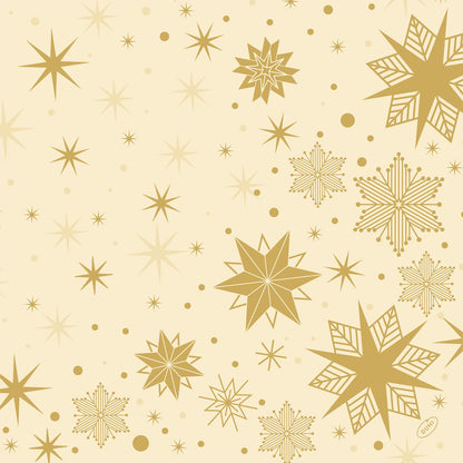 Ein beiger Hintergrund mit goldenen Sternen und Schneeflocken in verschiedenen Größen, die ein sich wiederholendes Muster bilden - ideal für Bio-Dunisoft-Servietten 40x40cm der Duni GmbH.