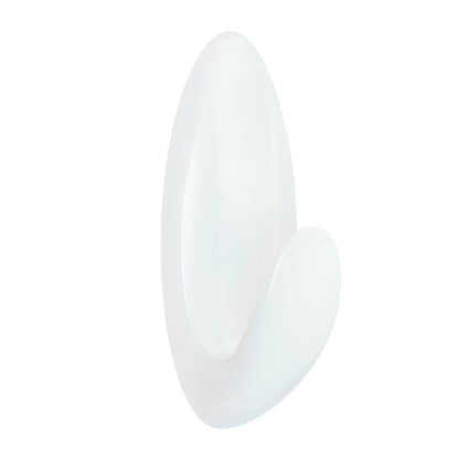 Le crochet pour serviettes de bain Command™ de 3M Deutschland GmbH est un crochet mural adhésif blanc en plastique avec une base ovale et un crochet incurvé, illustré sur un fond blanc simple.