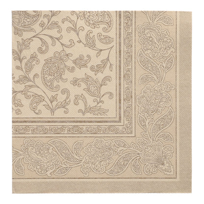 De PAPSTAR 50 servetten "ROYAL Collection" 1/4-vouw 40 x 40 cm in zand van PAPSTAR GmbH hebben een elegante paisley- en bloemenrand - ideaal voor hoogwaardige servetten.