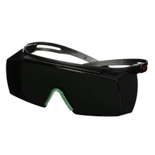 3M™ SecureFit™ 3700 overzetbril, zwarte poten, antikrascoating, grijze lens IR 5.0, SF3750AS-BLK, 20 per verpakking | Pak (1 stuk)