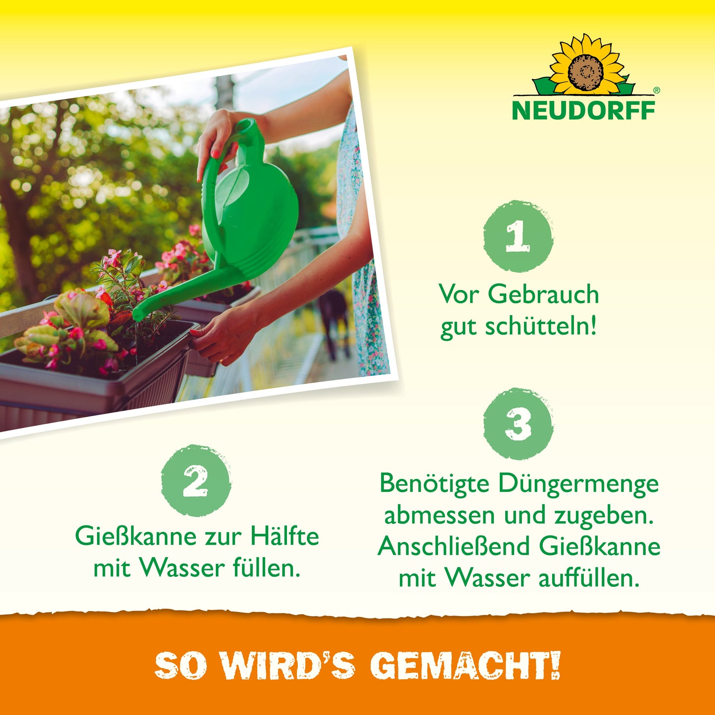 Eine Person benutzt eine grüne Gießkanne auf einem Balkon. Der Azet BlumenDünger flüssig von Neudorff Shop ist mit einer deutschen Anleitung und dem Neudorff-Logo versehen und bietet eine einfache Schritt-für-Schritt-Anleitung für gesundes Pflanzenwachstum.