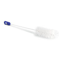 La brosse à bouteille Nölle Profi Brush (Ø 53 mm, 470 mm de long, poils purs) de la société Nölle Profi Brush Bürsten- & Pinseltechnik e.K. est dotée de poils rigides et d'un long manche torsadé muni d'une poignée bleue ; elle est représentée sur un fond blanc uni.