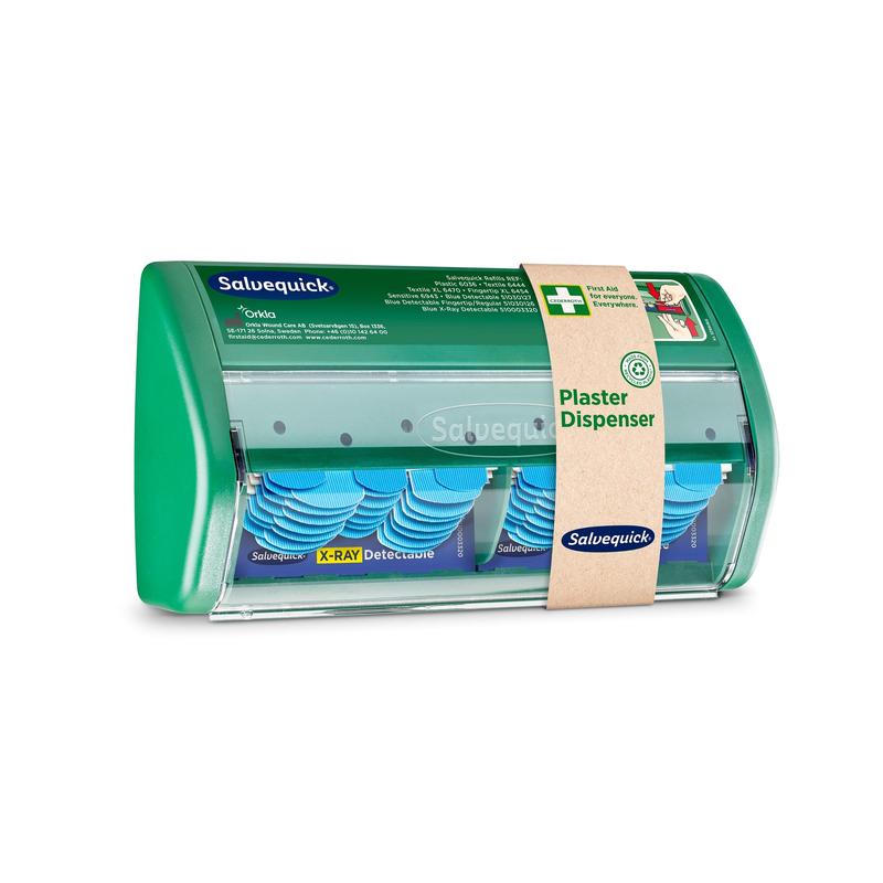 De Orkla Wound Care AB Salvequick röntgendetecteerbare pleisterdispenser heeft binnenin zichtbare blauwe, röntgendetecteerbare pleisters. Hij wordt geleverd met 2x30 pleistervullingen en heeft een heldere voorkant en een gelabelde bruine papieren banderol.