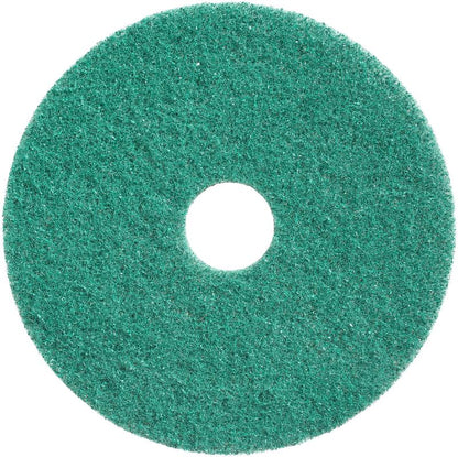 Le Twister Pad, vert de Diversey Deutschland GmbH & Co. OHG est un pad d'entretien rond pour sols en pierre avec une surface texturée et un trou central - idéal pour un nettoyage facile des sols en pierre sur fond blanc.