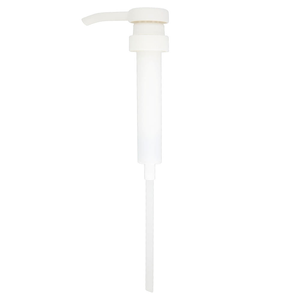 Une pompe à main en plastique blanc pour bidons de 5L (1 pièce, 1ml par course) de Diversey Deutschland GmbH & Co. OHG, idéale pour le dosage manuel direct, avec un long tube plongeur et photographiée sur un fond blanc simple.