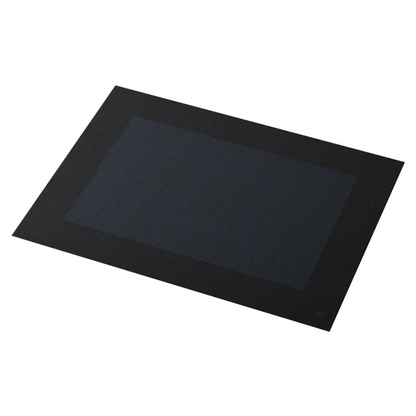 Het Duni Dunicel®-placemat 30 x 40 cm Linnea Black van Duni GmbH is een rechthoekig, donkerkleurig placemat met een subtiel patroon. Het heeft een donkerder centraal rechthoek dat omgeven is door een lichtere rand met geweven textuur, waardoor het perfect geschikt is voor elke eetkamer. Elke verpakking bevat 100 stuks.