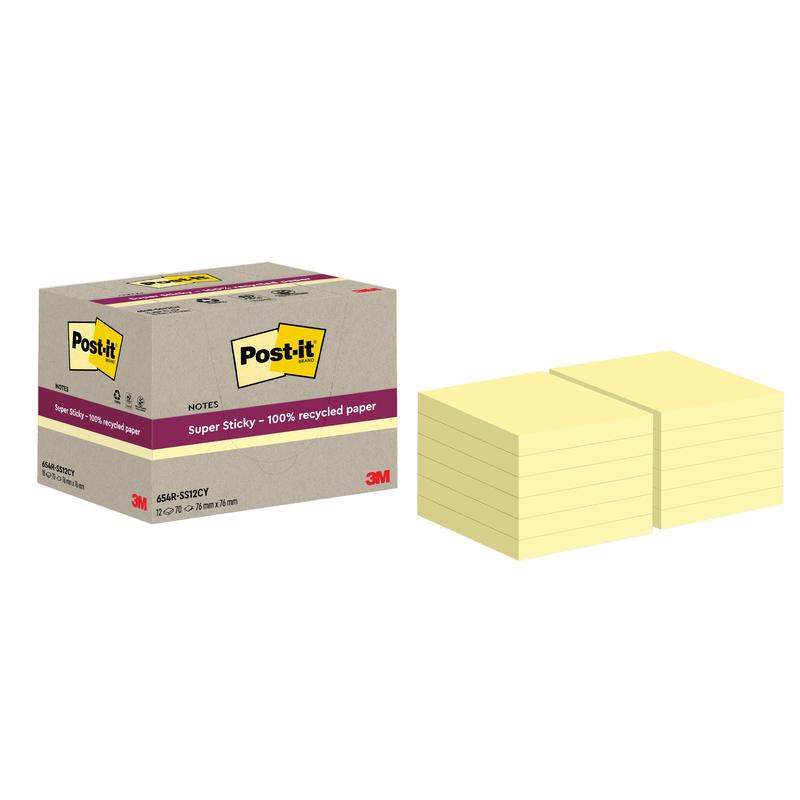 Une boîte de Post-it® Super Sticky 100% Notes Recyclées (76 x 76 mm, 70 feuilles/bloc, 100% PEFC) de 3M Allemagne GmbH est montrée à côté de deux piles de notes jaunes.