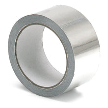 Eine Rolle Nölle Profi Brush Aluminium-Isolierband, 50 mm x 25 m (1 Stück) von Nölle Profi Brush Bürsten- & Pinseltechnik e.K., steht aufrecht auf weißem Untergrund - ideal zur Isolierung und Wärmedämmung.