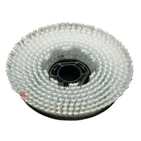 De schrobborstel voor gewassen beton (33 cm) van Diversey Deutschland GmbH & Co. OHG is een schrobborstel met schuin geplaatste borstelharen en een zwarte middennaaf voor de swingo 1650 – ideaal voor het reinigen van oppervlakken van gewassen beton. Verpakkingsgrootte: 1 stuk. Afgebeeld op een witte achtergrond.