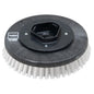 Une brosse ronde en plastique noir en nylon (28 cm) de Diversey Deutschland GmbH & Co. OHG, avec des poils blancs rigides, adaptée pour swingo 955/1255/2100/5000 pour un nettoyage en profondeur - Brosse à récurer standard, 1 pièce par paquet.