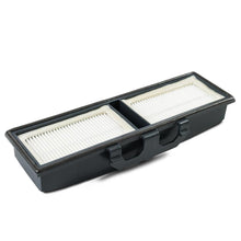 Der TASKI AERO 8/15 HEPA-Mikrofilter H13 von Diversey Deutschland GmbH & Co. OHG ist eine rechteckige Patrone mit zwei weißen Faltenfiltern in einem schwarzen Rahmen mit Frontgriffen, Klasse H13, für TASKI Aero Staubsauger - ideal für Allergiker.