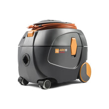 Der TASKI Aero 15 Power von Diversey Deutschland ist ein robuster, leiser Kesselsauger mit extra starkem 800W Motor und orangen Akzenten - ideal für die professionelle Reinigung. Packung: 1 Stück.