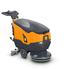 La TASKI ULTIMAXX 900 SD43 de Diversey Deutschland GmbH & Co. OHG est une autolaveuse de nouvelle génération sans moteur, dotée d'un réservoir de 20 litres et d'un disque unique de 43 cm, caractérisée par un design orange-gris, une poignée, un panneau de commande et des roues pour la mobilité.