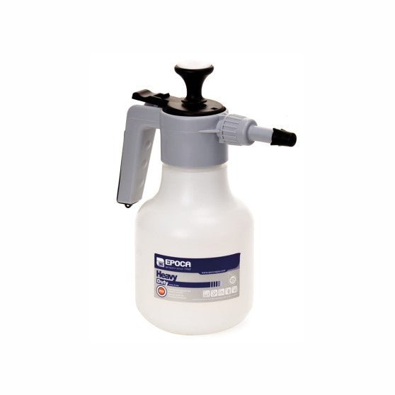 De Arcora Arspray Delta-Tec 2 sproeiflacon van Arcora International GmbH is een grijs-zwarte kunststof handsproeier met EPDM-afdichting, heeft een inhoud van 1710 ml en is geschikt voor alkalische reiniging. De verpakking bevat 1 stuk.
