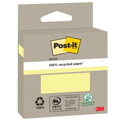 Een verpakking Post-it® Recycling Notes (76x76 mm, 100 vellen, 100% PEFC) van 3M Deutschland GmbH toont milieuvriendelijke logo's en een geel Post-it® logo op een bruine kartonnen doos met ophanglip.