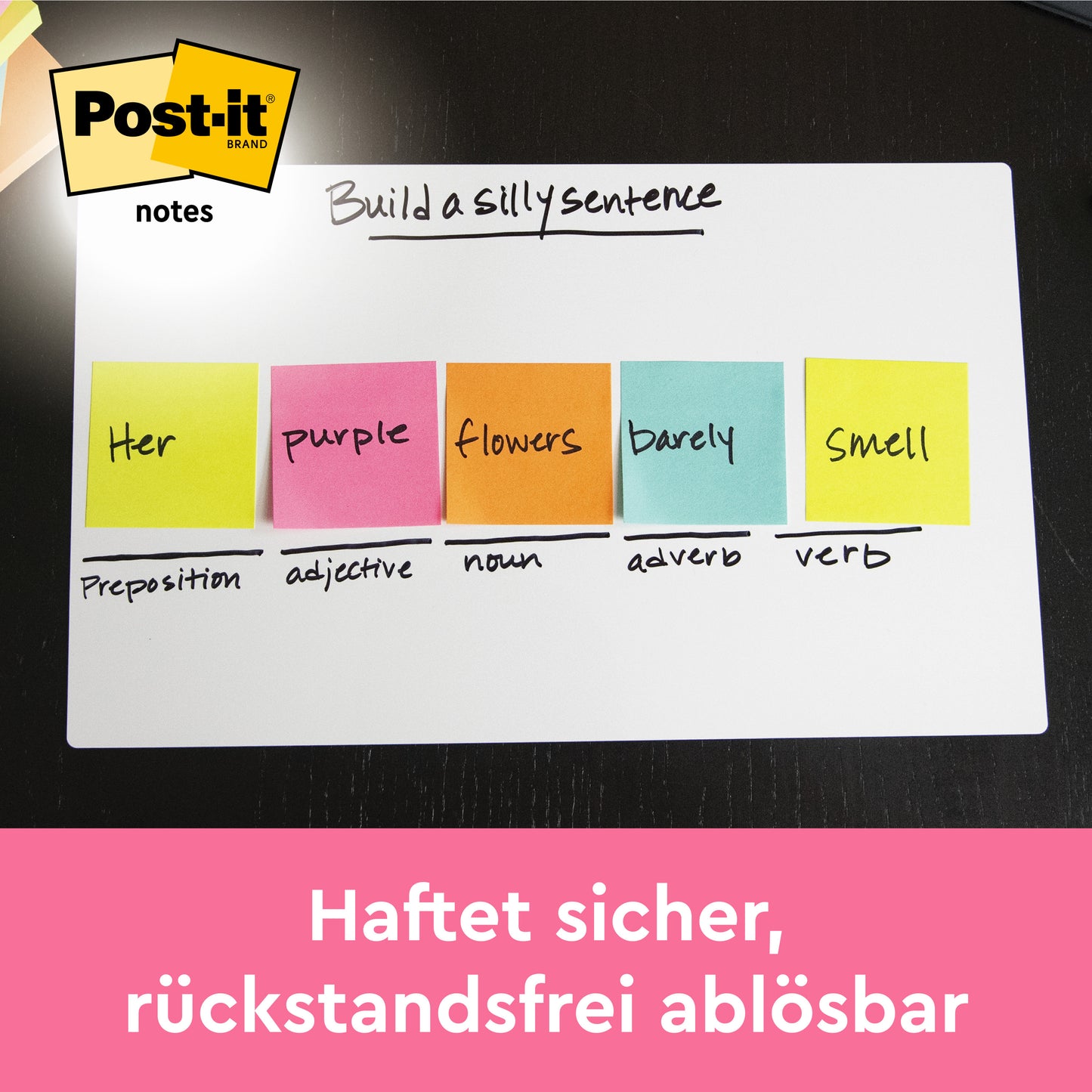 Ein Whiteboard zeigt fünf bunte 3M Deutschland GmbH Post-it® Notes Würfel (76 x 76 mm, 450 Blatt, 100% PEFC) mit Beschriftungen oberhalb von Sprechblasen; darunter steht: "Haftet sicher, rückstandsfrei ablösbar.