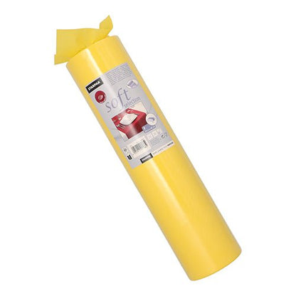 Een rechtopstaande rol Starpak tafelloper, stofachtig vlies „soft selection“ (24 m x 40 cm), bovenaan gedeeltelijk uitgepakt, toont een productetiket met details en een afbeelding van een rode vloerbedekking.