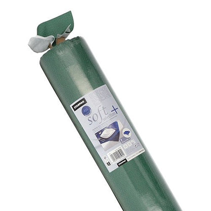 Un rouleau vert de nappe Starpak, ressemblant à du tissu, non-tissé "soft selection plus", idéal comme nappe durable, avec une étiquette de produit et un petit morceau de matériau blanc retiré par le haut, photographié sur fond blanc.
